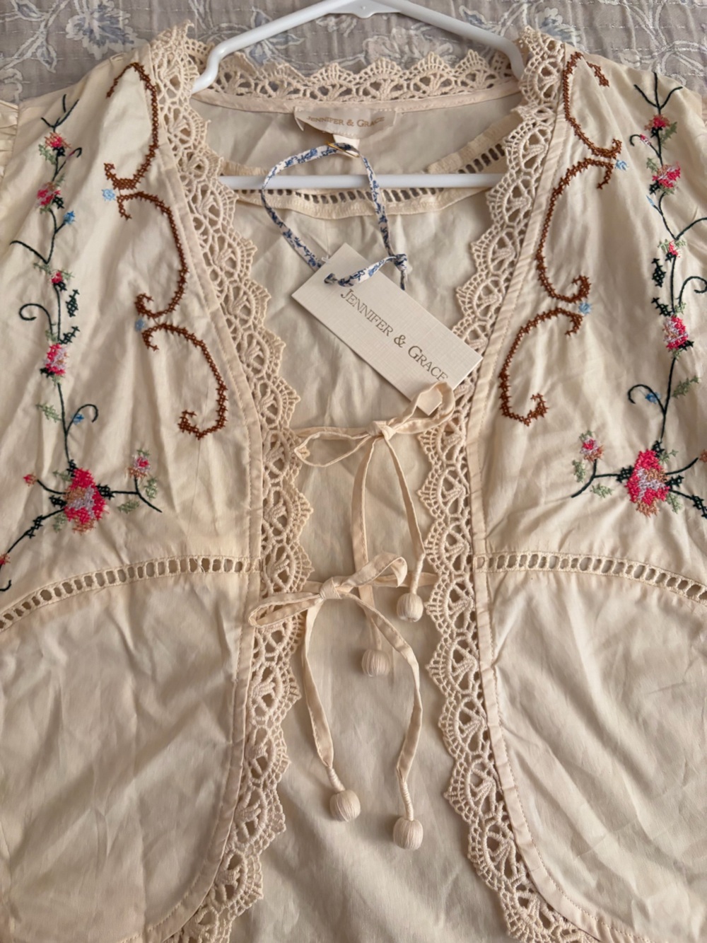 Jennifer & Grace Embroidered Lace-Trim Cropped Blouse in Cream - Picture 3 of 10